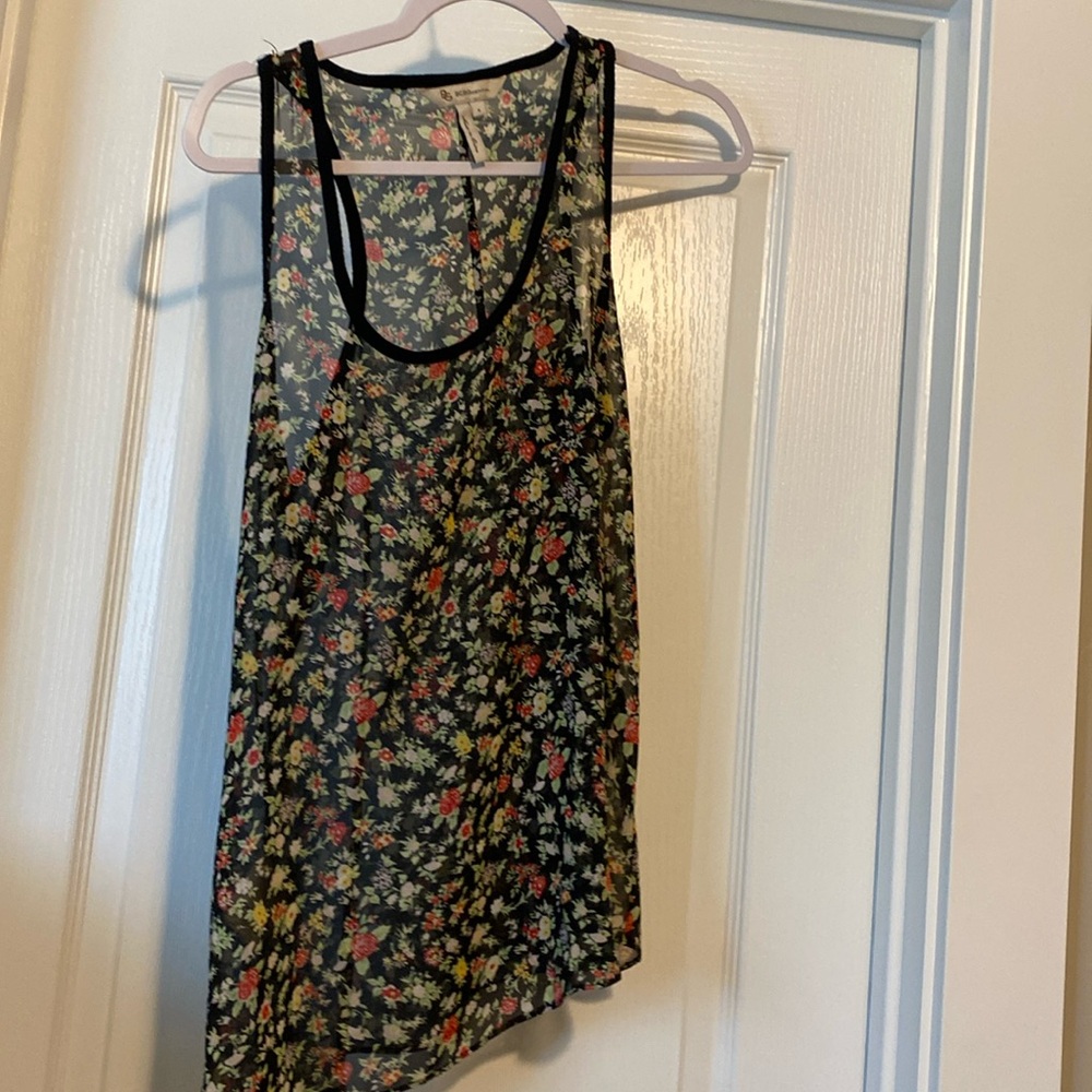 Cute sleeve through top with flowers on it